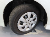 タイヤサイズは195/65R15になります。