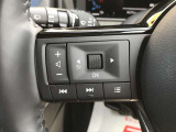 【ステアリングスイッチ】ステアリングを握ったままオーディオ等がコントロール出来ますので、利便性だけでなく事故防止にも繋がります。