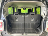 普段のお買い物や通勤、送迎等に十分な荷室スペースを確保しております。セカンドシートを倒すと、大きな荷物の積載も可能です♪