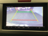バックモニター付きで、車庫入れやバック時の後方確認をサポート。