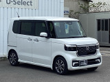LEDヘッドライトを装備しています。LEDヘッドライトはとても明るく、雨の日や夜間走行も安全・安心です。オートライトコントロール付きで周囲の明るさに応じて自動で点灯・消灯します。