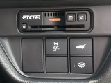運転席右下にETCや電動リアゲートのスイッチ等がついています。
