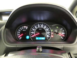 とっても見やすいメーターです。夜間時はラグジュアリーな気分にさせてくれる照明が魅力ですので、夜のドライブも楽しみになりますよ♪