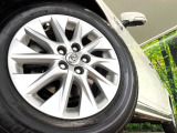 【15インチアルミホイール】外観にマッチしたアルミホイールを装着しております。各種アルミホイールや、スタッドレスタイヤも取扱いしております。是非ご相談ください♪