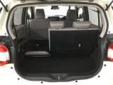 シートアレンジが多彩で、荷物の大小に応じてスペースを変えられる便利なお車です!