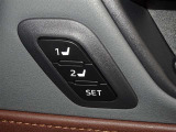 運転席のパワーシートは2名様分までメモリー機能付きです。