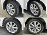 155/65R14 純正アルミホイール装着。