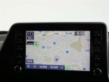 【ディスプレイオーディオ】・・・大型ディスプレイに各種オーディオ機能(AM/FMチューナー、Bluetooth対応)とスマートフォン連携機能を搭載。
