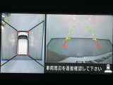 【アラウンドビューモニター】まるでクルマを真上から見ているようなアラウンドビューモニターで運転をサポート。運転席から見えにクルマの四隅や後方もモニターでしっかり見えます!