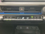 オートエアコンは温度を設定するだけで、自動で風量などを設定してくれます。運転しながら操作も必要ないので、安全性も向上します。