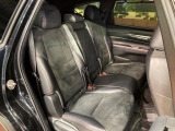 後部座席も気になるようなキズ・汚れやへたり等、大きなダメージはなく、良好な状態です。