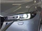 【LEDヘッドライト】省電力で長寿命の明るく運転しやすいLEDヘッドランプです。明るく照らすので暗い夜道からお客様を守ってくれます。お近くの広島マツダまでお越しください。