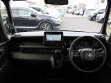 とても握りやすいステアリング!運転手の気持ちがそのまま伝わるかのような反応をしてくれます!!小物入れや各ボタンの配置にこだわり、とても使いやすいです!視認性も良いのでロングドライブもお任せ下さい!