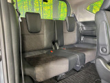3列目シートはもちろん状態良好☆大人でもゆったりと座って頂けますので、大人数でのお出かけもラクラクです♪ご家族で、気の知れた仲間で、ドライブに行くのが楽しみですね♪