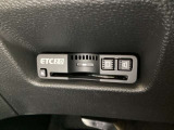 ハンドルの左下にETC2.0がついています。高速道路の料金所の通過も楽々です。 カードの取り出しもしやすい場所についています。