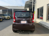 ご成約車両は九州運輸局指定工場で隅々まで点検、整備を行いお納め致します。消耗品はエンジンオイル、オイルエレメント、ワイパーゴム、バッテリーの4点を新品に交換致します。
