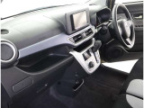 見通しのよいすっきりとした視界で、誰でも運転しやすいです。運転のしやすさは疲れにくさにも繋がりますよ♪