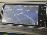 純正ナビを装備。タッチパネル式で使いやすく、お出かけもラクラクです。