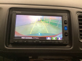 バックモニター付きで、車庫入れやバック時の後方確認をサポート。