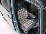 程よい硬さとホールド性が高いシートで長時間運転も快適です。