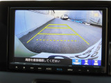 リアワイドカメラシステム!従来の視野に加えて、後方側方を約180&deg;まで見えるワイドビューと、後方を真上から見たような視野で駐車時などに便利なトップダウンビューの3つの視野があります!