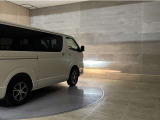 LEDヘッドランプです。十分な明るさを保ちつつも消費電力が少なく、バルブ寿命も長いのが特徴です。瞬時にMAXの光量を発揮するのもLEDならではです。