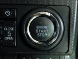 自然に手が届き、操作性の良いボタンでエンジンスタート。