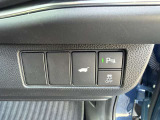 車内からもテールゲート開閉可能です
