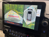 【パノラミックビューモニター】専用のカメラにより、上から見下ろしたような視点で360度クルマの周囲を確認することができます☆死角部分も確認しやすく、狭い場所での切り返しや駐車もスムーズに行えます。