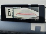 360&deg;ビューモニターを搭載しています。コーナーセンサーと合せてお使いいただくことで、安全、安心にお車の取り回しを行っていただけます。