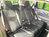 後部座席も気になるようなキズ・汚れやへたり等、大きなダメージはなく、良好な状態です。