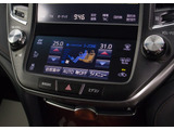 使いやすさや安全性を追求したステアリング周り!高級車ゆえにスイッチ類が多いのも特徴ですね!考え尽くされた配置ですぐに使いこなす事が出来ますのでご安心下さい!是非、体感してみて下さい!!