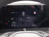アドバンスドドライブアシストディスプレイは豊富な車両情報コンテンツを表示する、質感の高い先進的な7インチカラーディスプレイです。