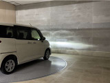 LEDヘッドランプです。十分な明るさを保ちつつも消費電力が少なく、バルブ寿命も長いのが特徴です。瞬時にMAXの光量を発揮するのもLEDならではです。