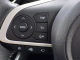 ステアリングスイッチ装備!運転しながら手元でオーディオの操作などができます。