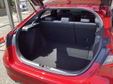 大口なテールゲートです。幅広、低い床面で大きな荷物の出し入れが簡単になります。