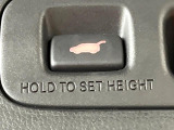 【パワーバックドア】スマートキーや運転席のボタンを押すだけでリアゲートが自動で開閉します!荷物を持っている時や、高い位置にあるバックドアを閉める際に便利な機能です♪