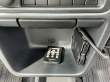 ここに ETC付いております。高速道路の料金所もスイスイ♪
