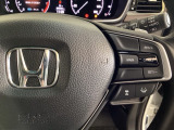 ハンドルにHondaセンシング系のクルーズコントロールやレーンキープアシストなどのスイッチが装備されています。ハンドルから手を離さず安全に操作できます。