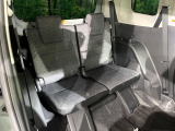 3列目シートはもちろん状態良好☆大人でもゆったりと座って頂けますので、大人数でのお出かけもラクラクです♪ご家族で、気の知れた仲間で、ドライブに行くのが楽しみですね♪