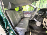 運転席シート廻りは使用感も少なく、良好な状態となっています。丁寧に使われていたことがよくわかりますね。