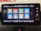 HondaCONNECT対応の便利なナビディスプレー。お持ちのスマートフォンと連携して、ナビやBluetoothでの音楽再生が可能です。デザインはもちろん、操作性も良好です。