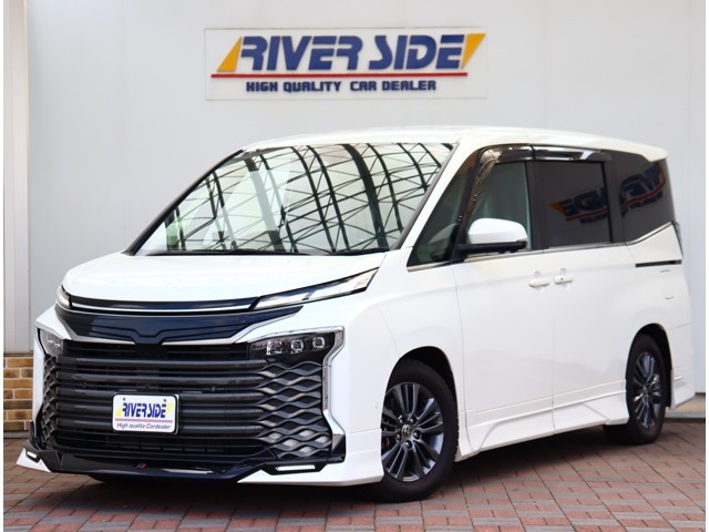 ヴォクシー 1.8 ハイブリッド S-Z E-Four 4WD GRフルエアロ ADドライブパーク