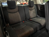 3列目シートはもちろん状態良好☆大人でもゆったりと座って頂けますので、大人数でのお出かけもラクラクです♪ご家族で、気の知れた仲間で、ドライブに行くのが楽しみですね♪