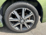 純正アルミホイール装備