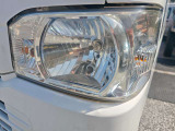 ライトは全車水垢等除去し磨きやコーティングを行っております。別途ご要望の方はプロテクションフィルム施工やクリア再塗装もできます