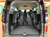 後席を格納すると、これだけの広さが!シーンに合わせたシートアレンジで、大きな荷物も積むことが出来ます♪