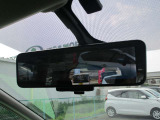 インテリジェントルームミラー カメラで捕らえた映像が映りますので車内の荷物や人も後ろの視界を遮りません。通常のルームミラーとしても使えます。