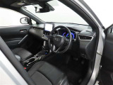 シンプルで使いやすいデザインの運転席です。