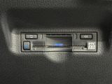 【ビルトインETC2.0】ETCが生まれ変わり、高速道路と車が情報を連携。渋滞の迂回ルートを教えてくれたり、災害時の適切な誘導をしてくれたりと、多彩な情報サービスでさらなる快適なドライブを提供します。